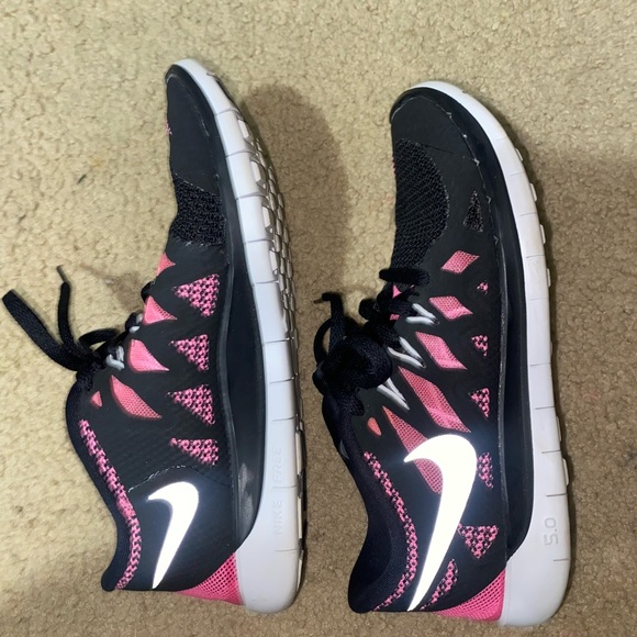 Nike free runs - Picture 1 of 3